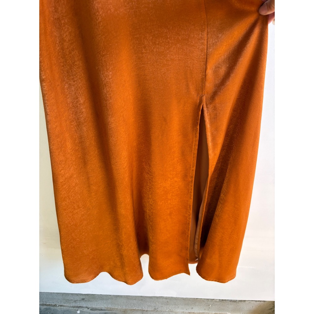 Lulus Rust Orange S Satin Midi Dress
Cottagecore Luxury. Terracotta Boho Glam. - Picture 2 of 9